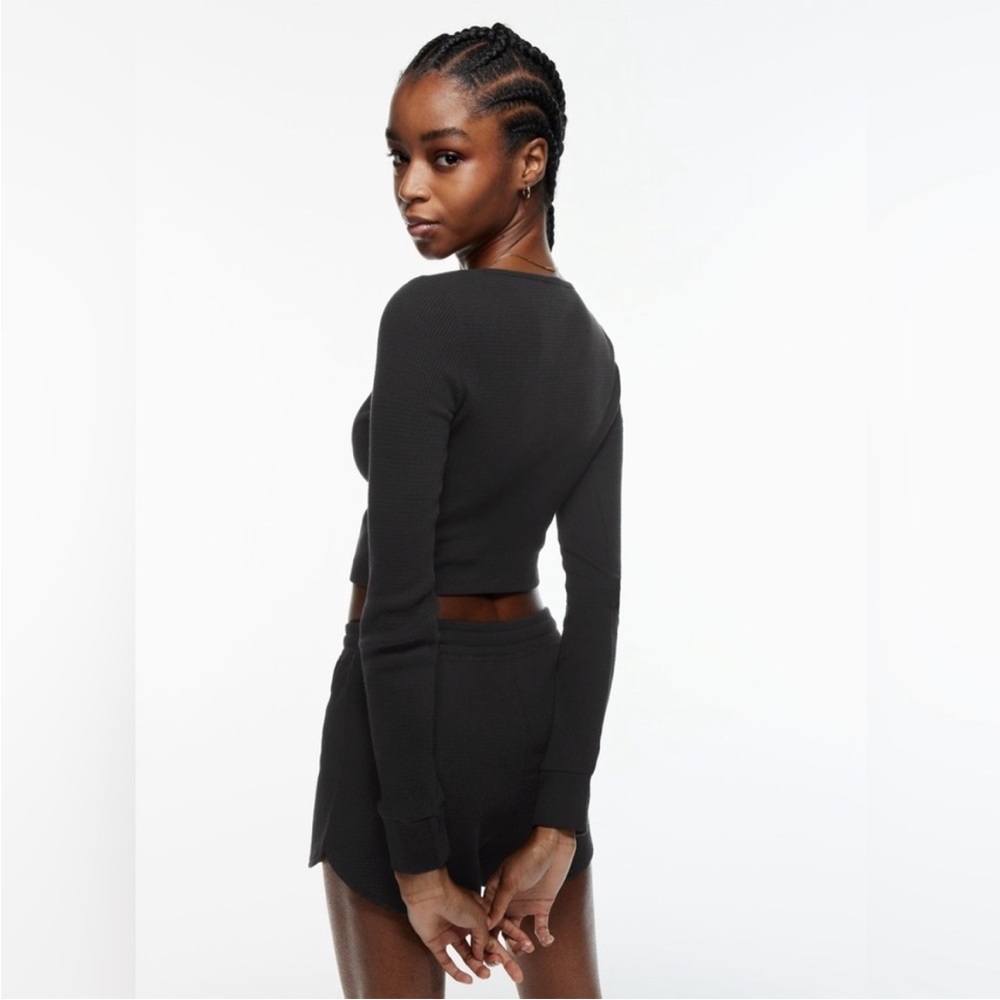 TNA Waffle Scoopneck longsleeve cropped tee - Picture 10 of 10